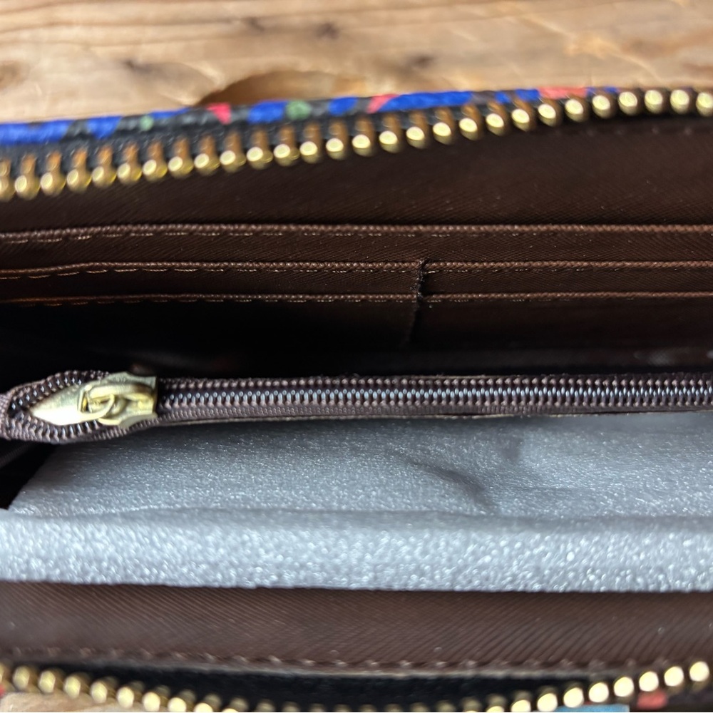 Colorful Graphic Wallet - Picture 4 of 4